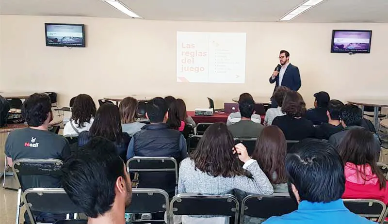 Facultades de Ingeniería y Economía y Negocios impulsan con IBM el emprendimiento