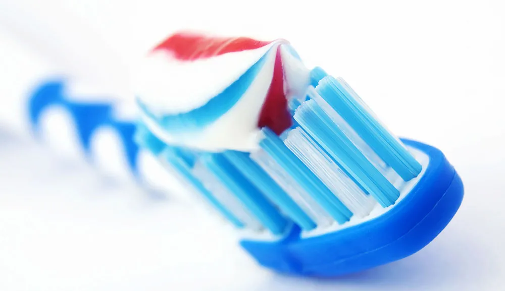 Alumna desarrolla cepillo de dientes para niños con síndrome de down y problemas motrices